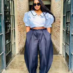 Black barrel pleated pants